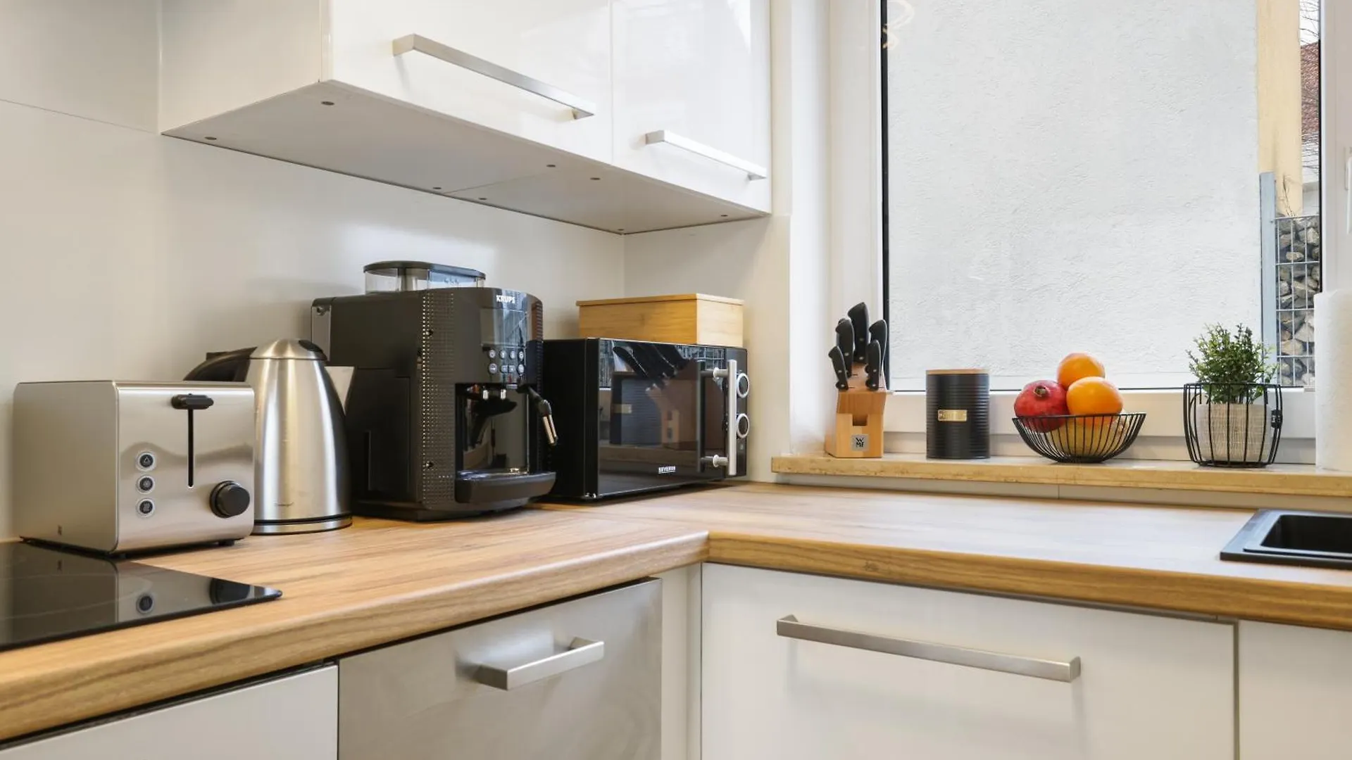 Cruwzo - Modern Centrally Located Apartment With Parking Ingolstadt