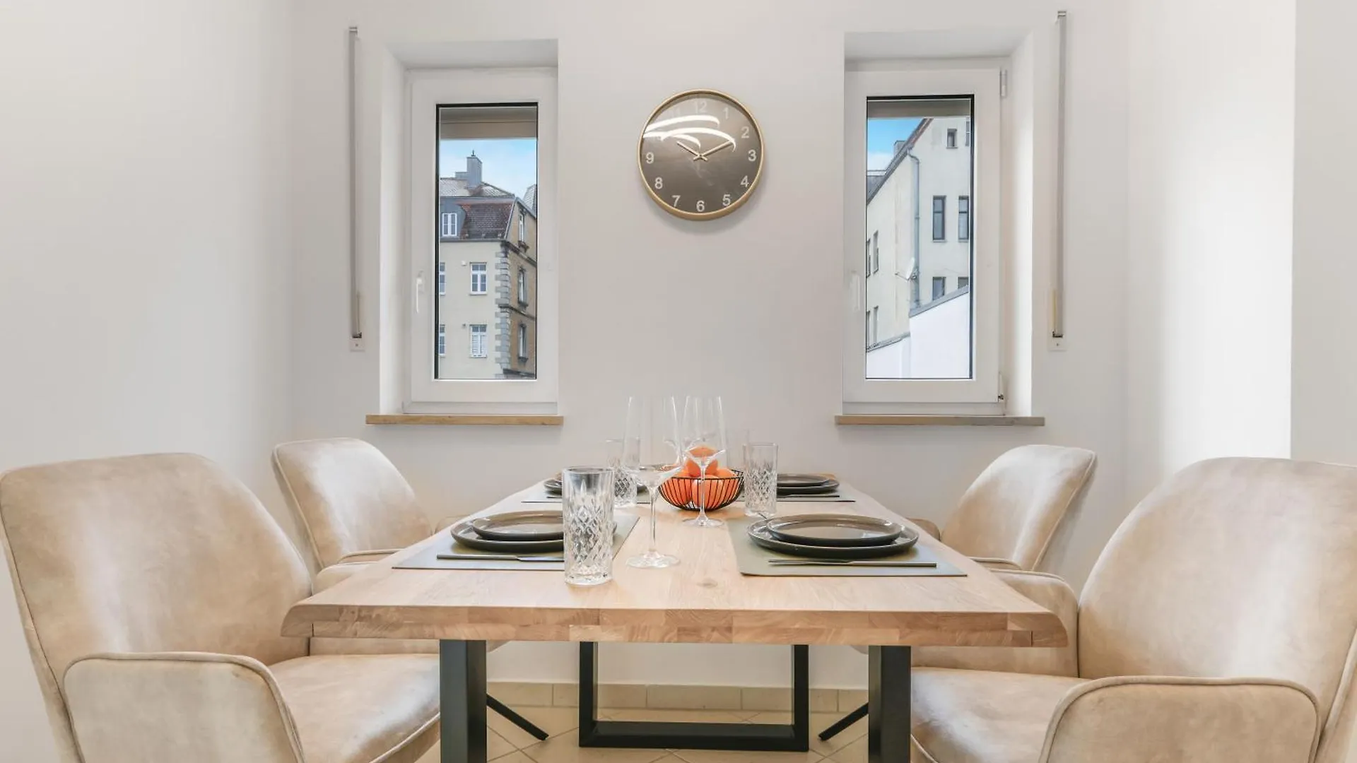 Cruwzo - Modern Centrally Located Apartment With Parking Ingolstadt 0*,