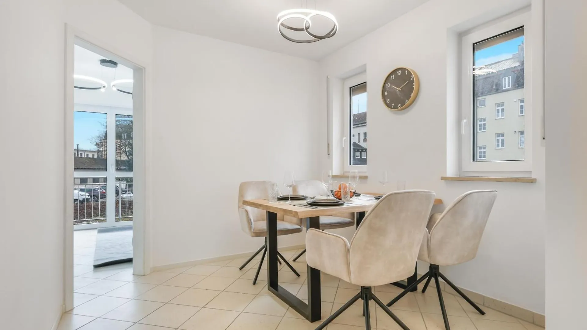 Cruwzo - Modern Centrally Located Apartment With Parking Ingolstadt