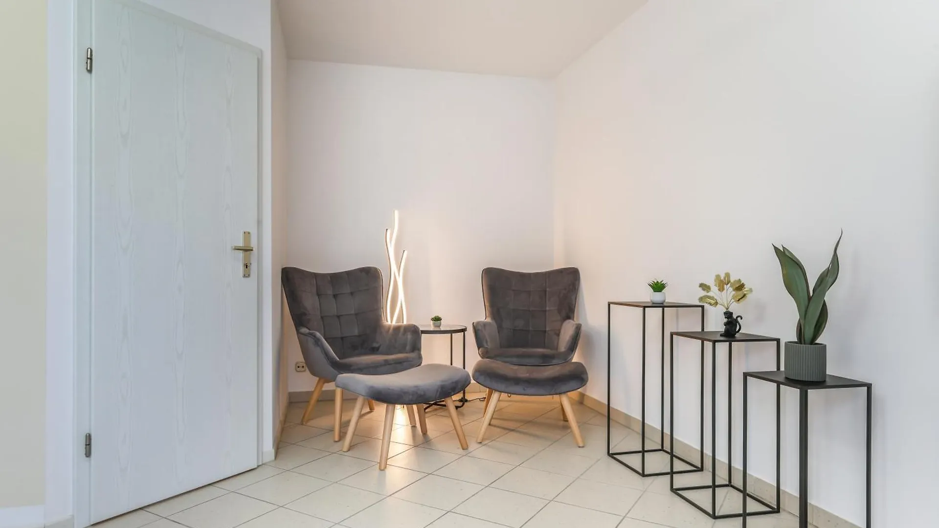 Cruwzo - Modern Centrally Located Apartment With Parking Ingolstadt