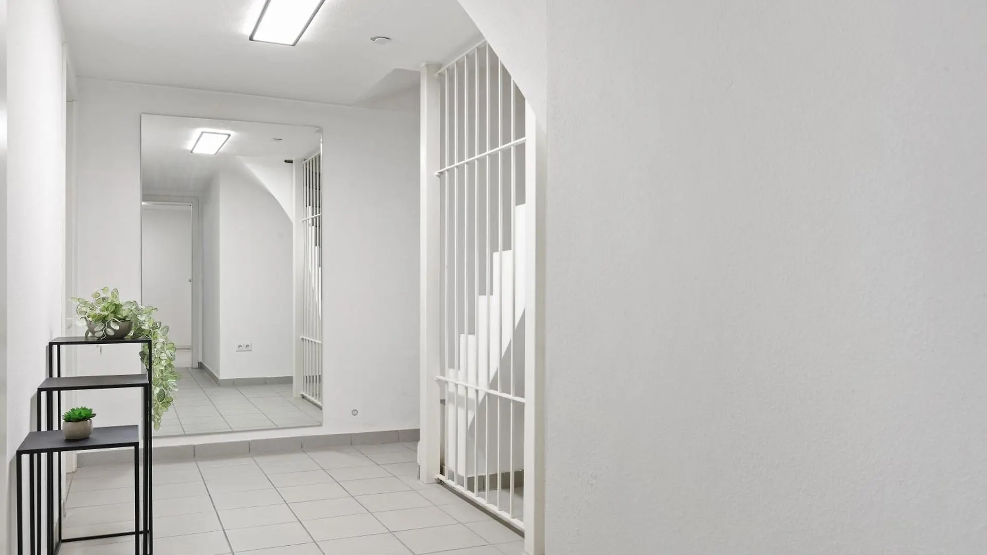 Cruwzo - Modern Centrally Located Apartment With Parking Ingolstadt