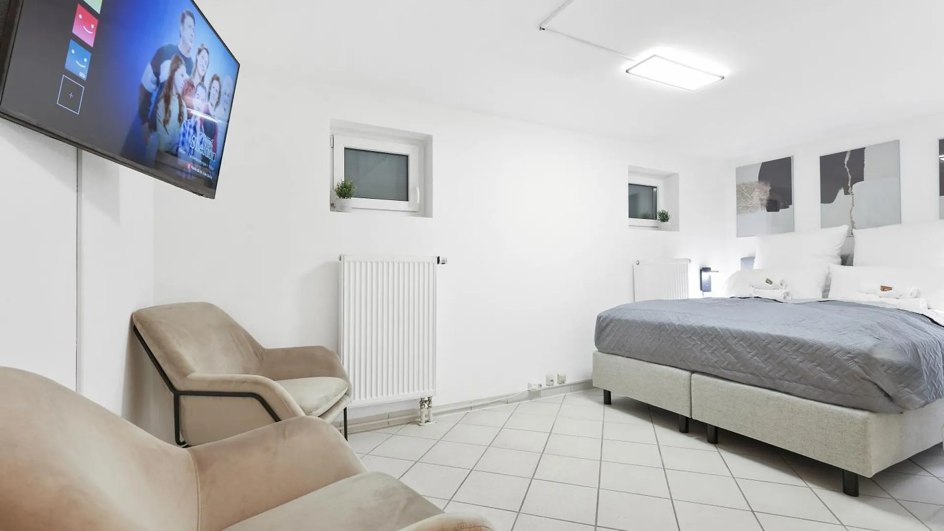 Cruwzo - Modern Centrally Located Apartment With Parking Ingolstadt