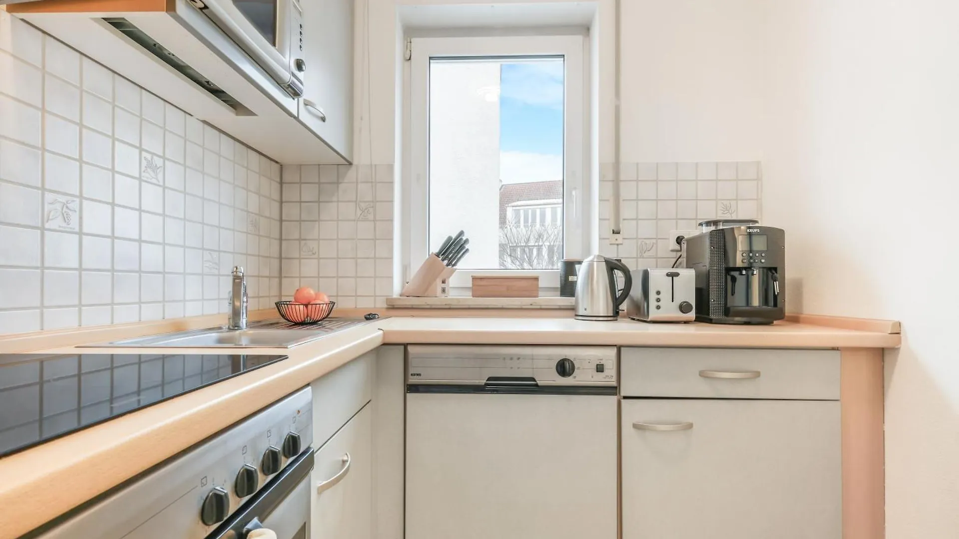 Cruwzo - Modern Centrally Located Apartment With Parking Ingolstadt