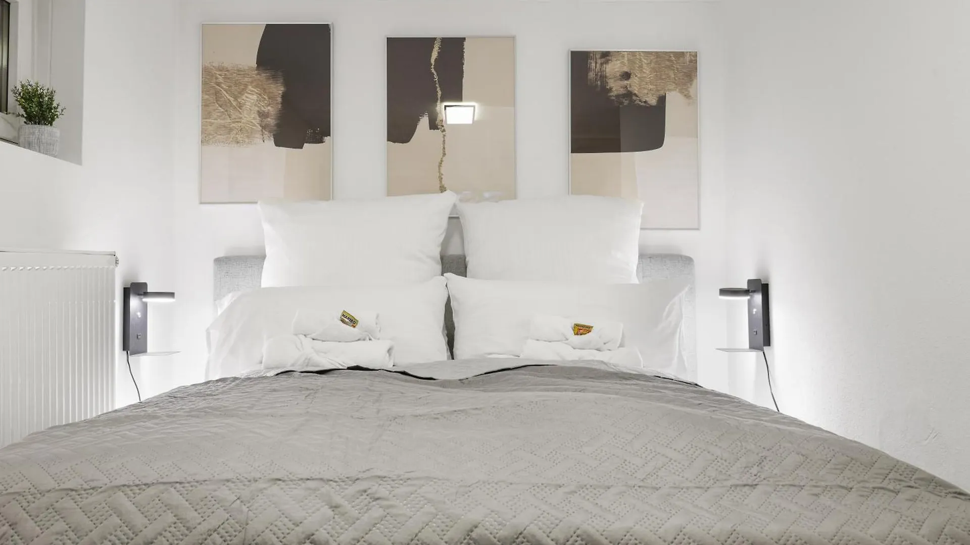 Cruwzo - Modern Centrally Located Apartment With Parking Ingolstadt