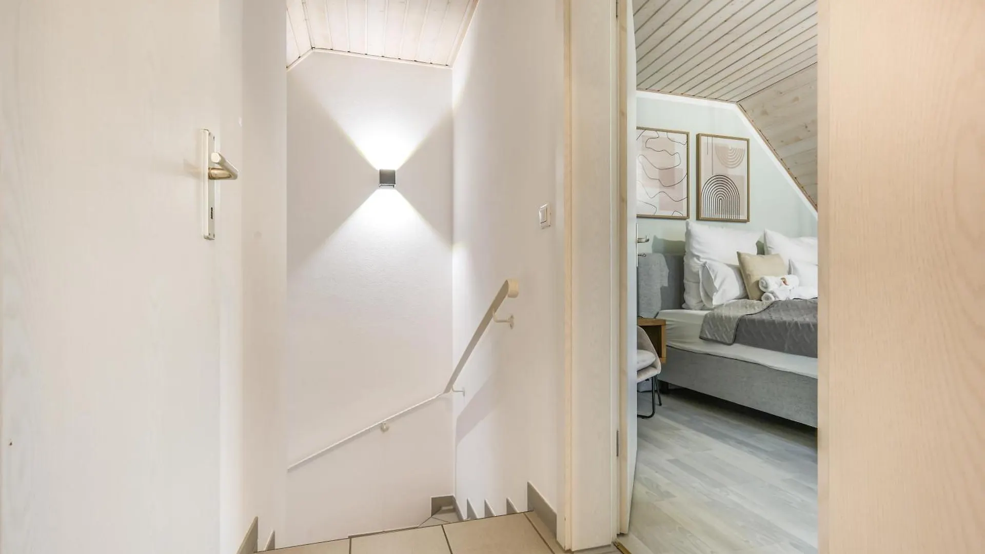 Cruwzo - Modern Centrally Located Apartment With Parking Ingolstadt